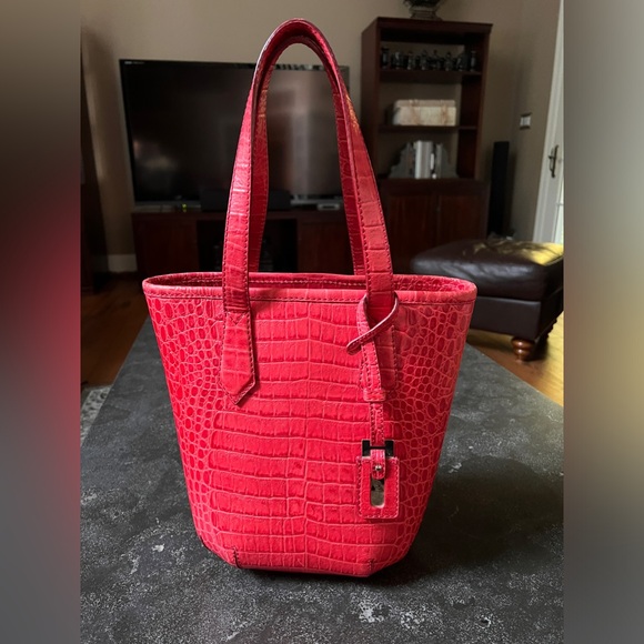 Max Mara Embossed Red Leather Bucket Bag - Picture 2 of 13